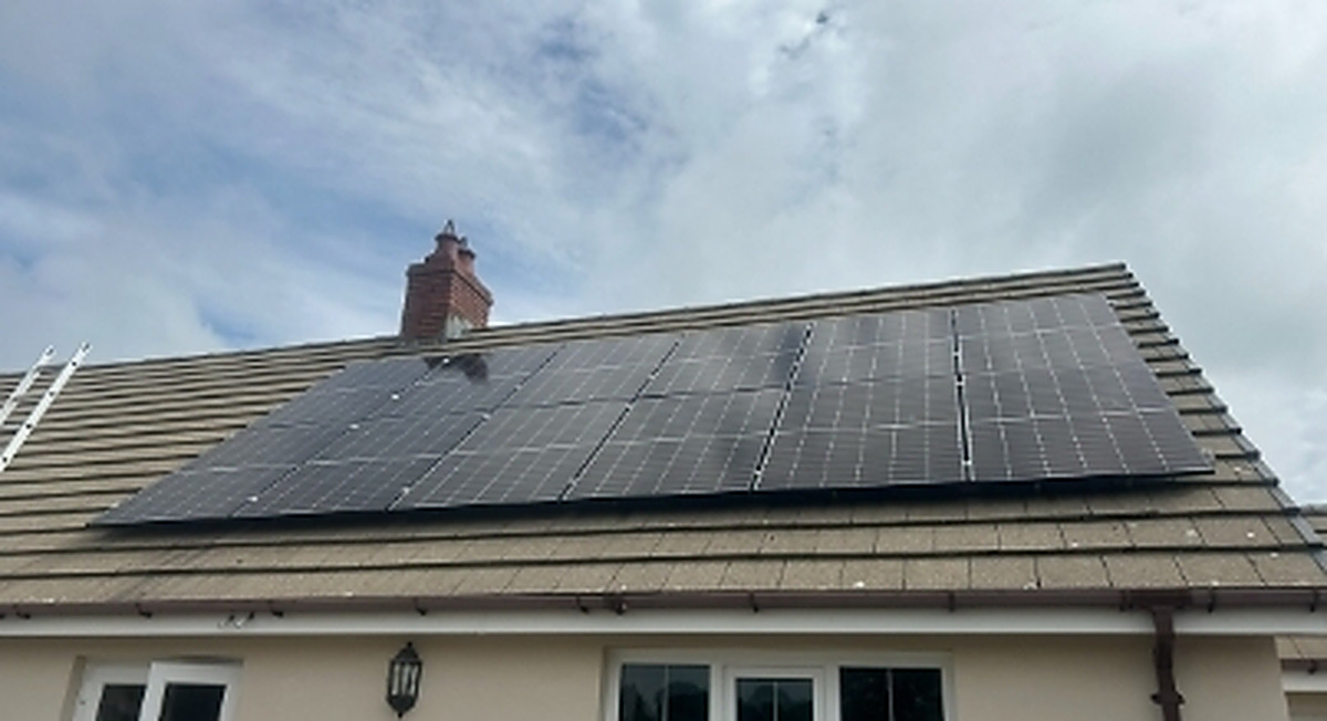 Detached Bungalow, completed solar panel installation on the roof, 5.28 kWp CRS Energy system