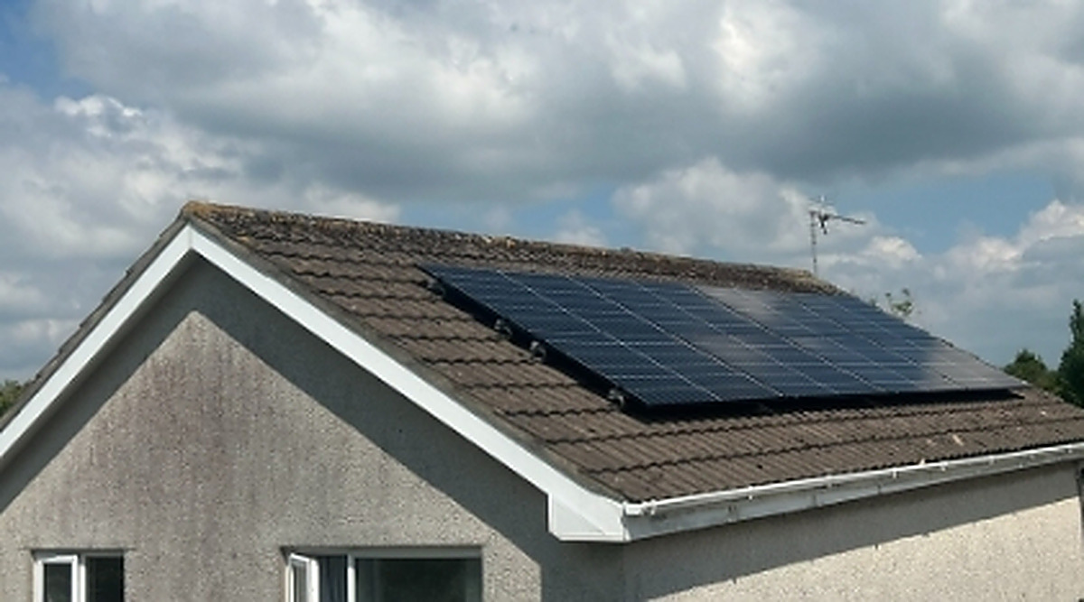 Detached Bungalow, completed solar panel installation on the roof, 3.52 kWp CRS Energy system