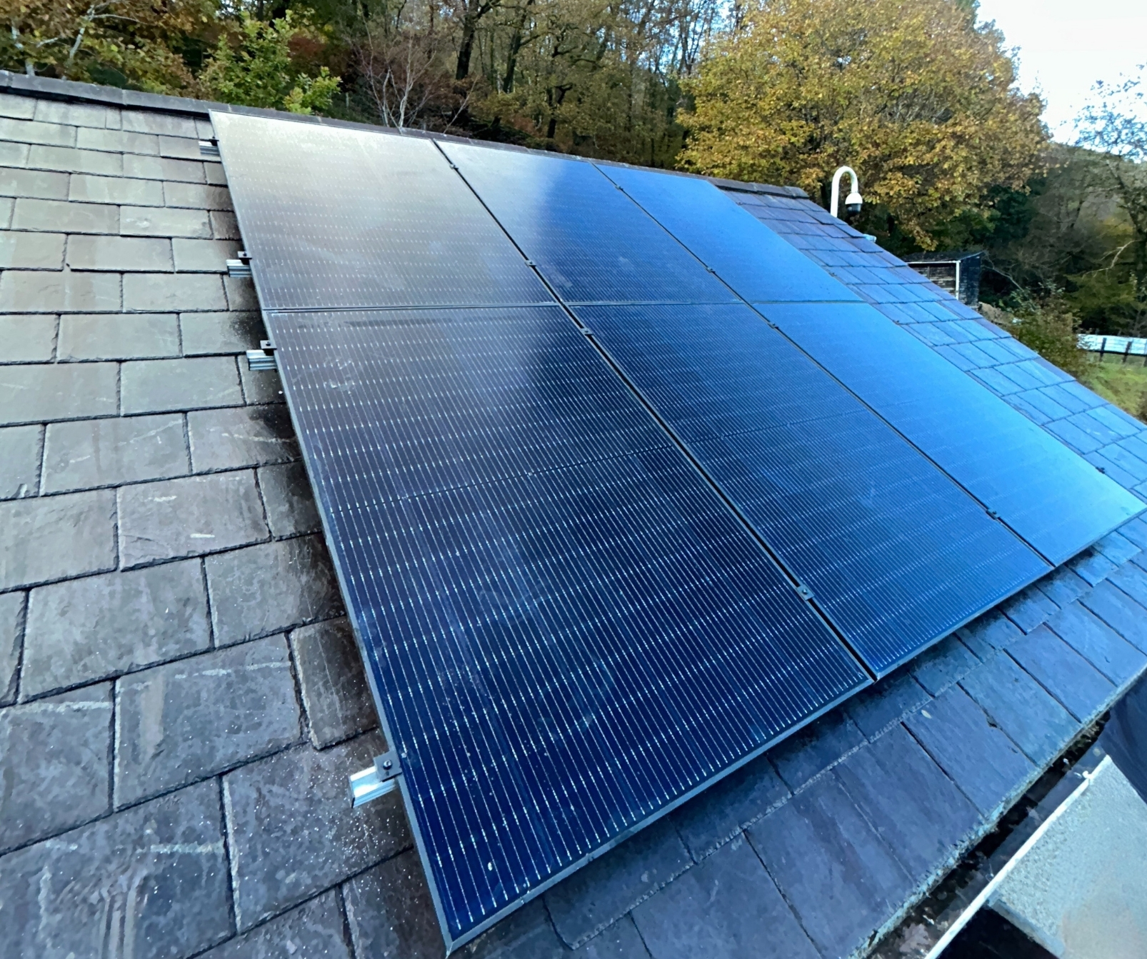 Semi-Detached House, completed solar panel installation on the roof, 2.46 kWp CRS Energy system